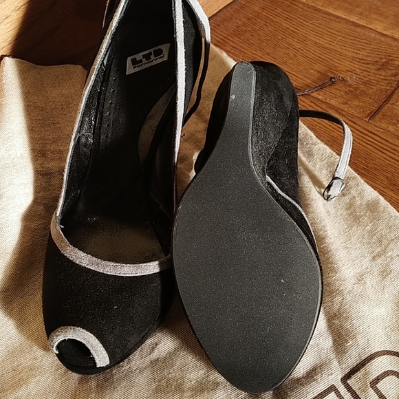 LTD fornarina wedge shoes- Size 6. NEW! Made in Italy - Picture 3 of 5